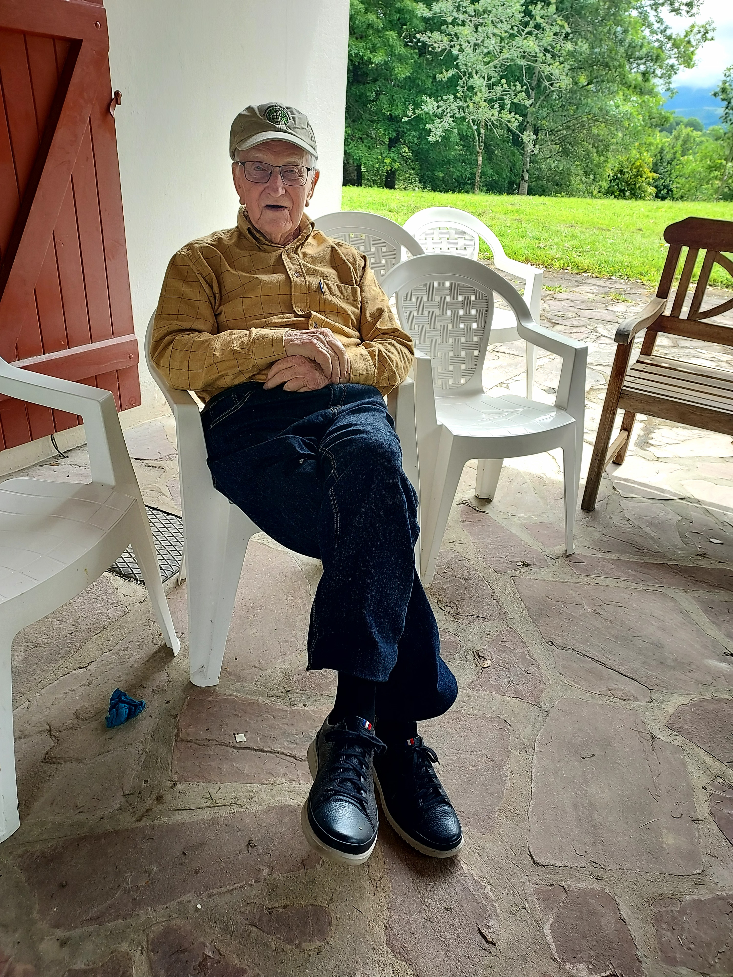 Michel Duhart during the IOS visit to Chocha Arboretum in 2024