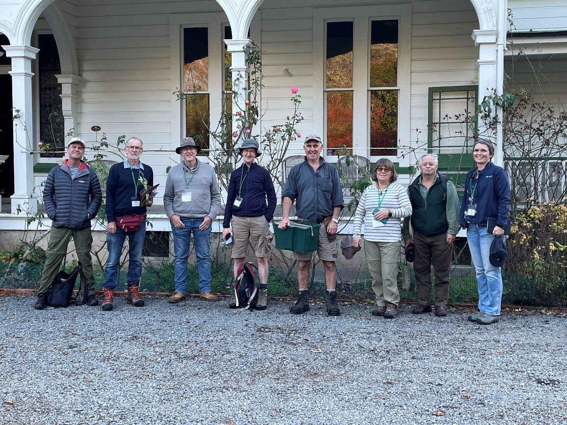 Roderick Cameron, Eric Cairns, Tim Geyer, Tony Van Der Koelen, Stuart Gibson (host), Jennie Kaye-Wood, James Mathieson, Danielle