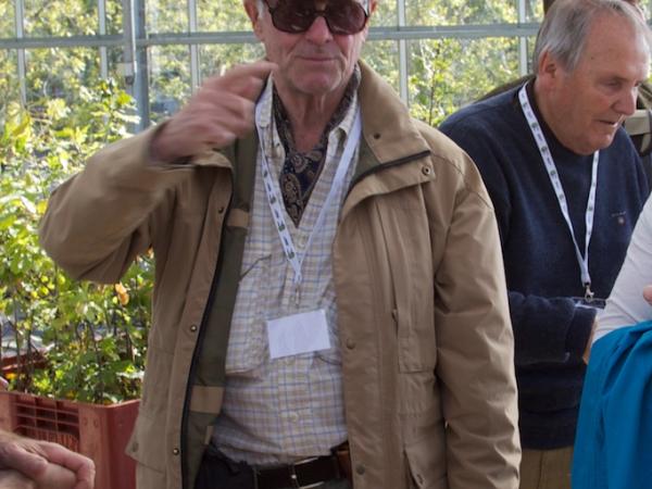 30/09/12. Field Trip, INRA, Pierroton. P. Laharrague (left) and J. Gammon. Photo: J. MacEwen.
